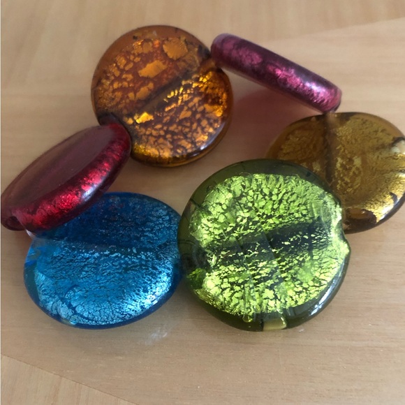 Colourful wide elastic bracelet, blue, green, pink, red, gold - Picture 2 of 2